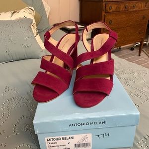 Gorgeous NEW Antonio Melani Sandals in Crimson 9.5
